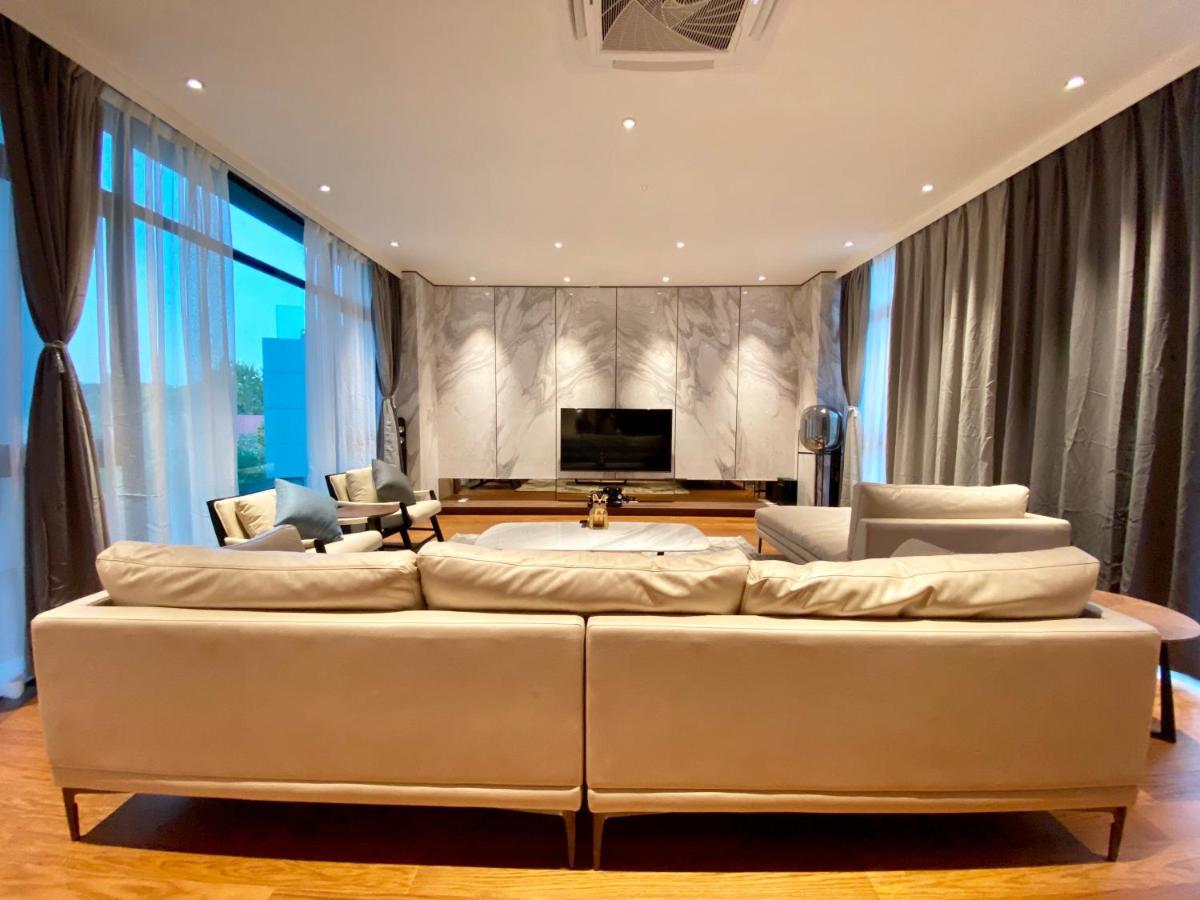 Molly Luxury Private Pool Bungalow茉莉的家豪华私人泳池别墅 Pantai Cenang  Bagian luar foto